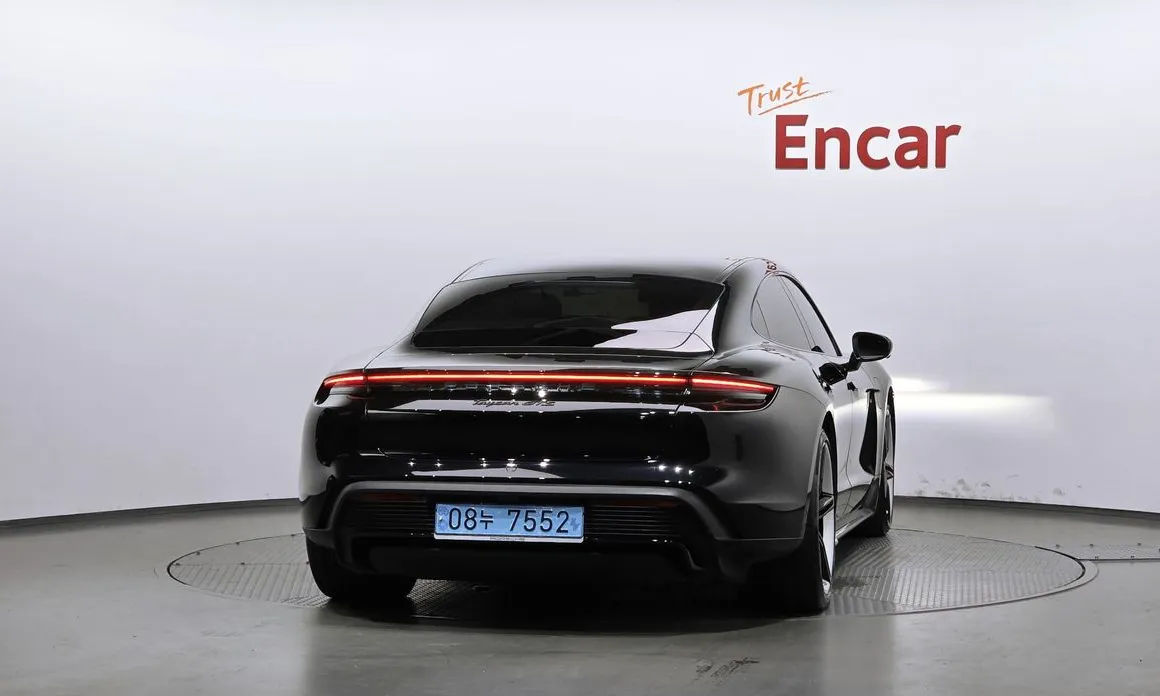 Porsche Taycan