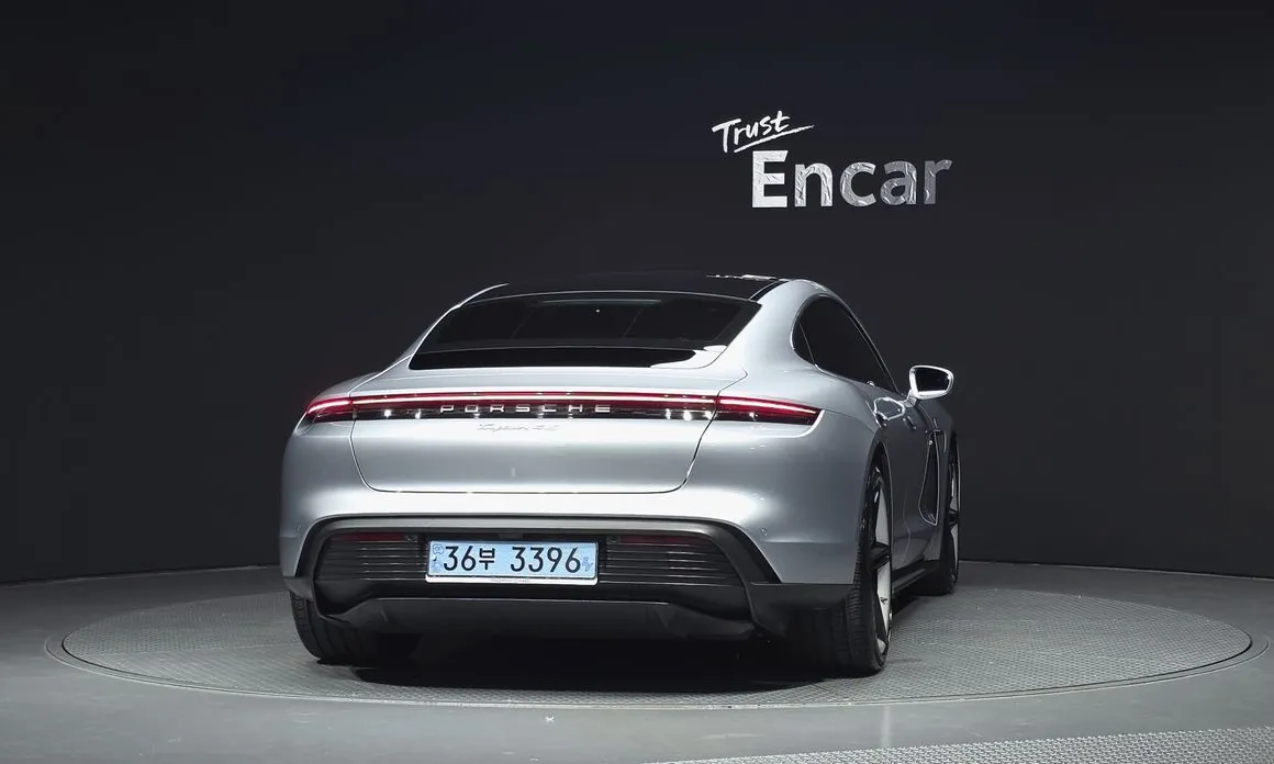 Porsche Taycan