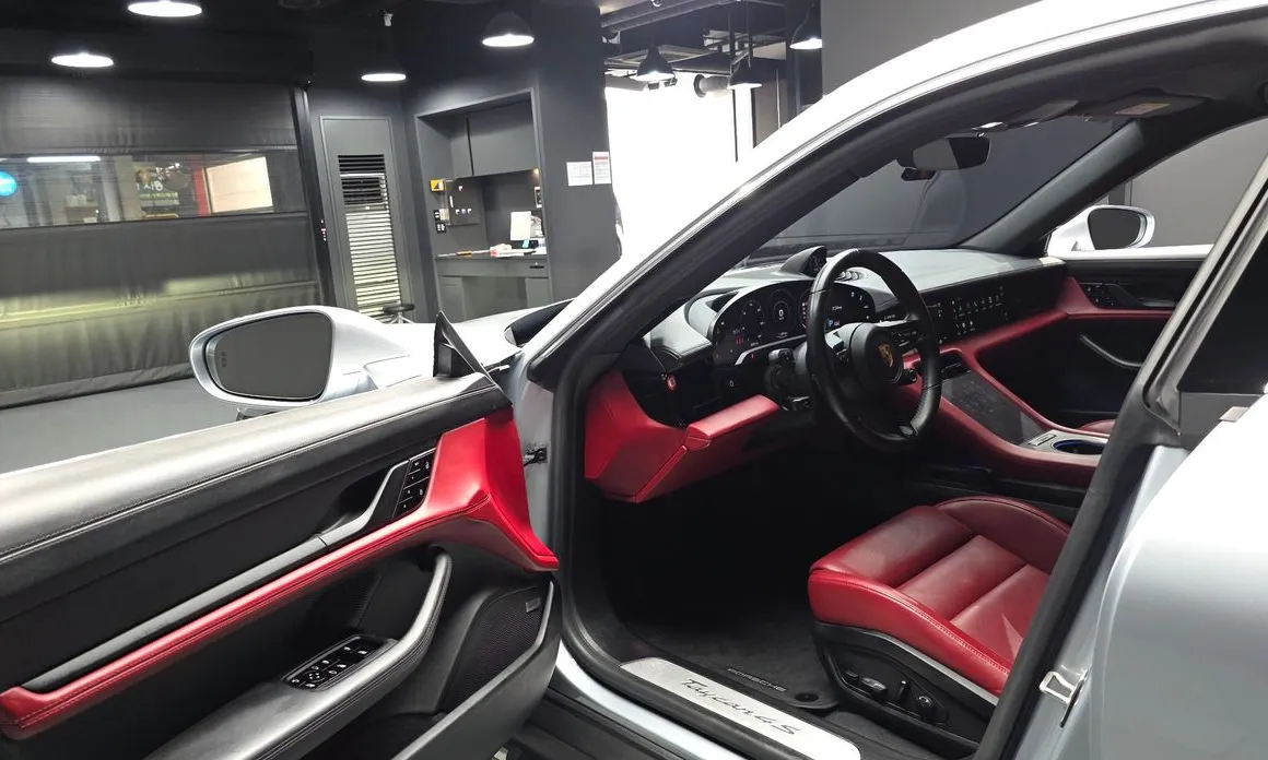 Porsche Taycan