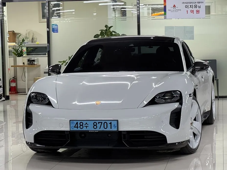 Porsche Taycan