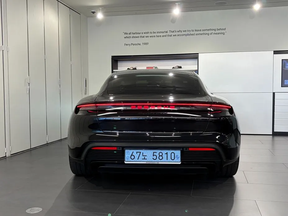 Porsche Taycan