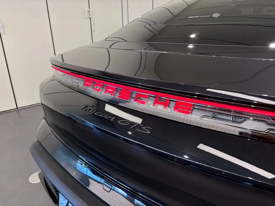 Porsche Taycan
