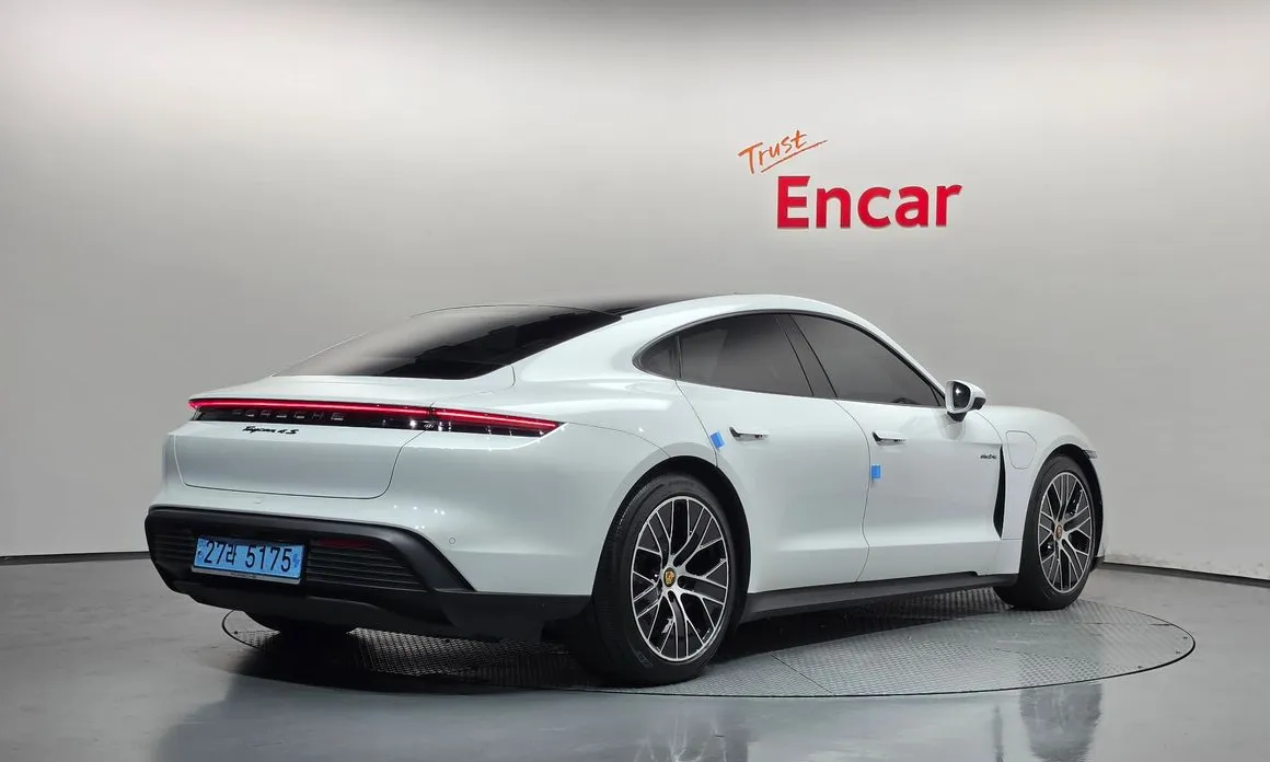 Porsche Taycan