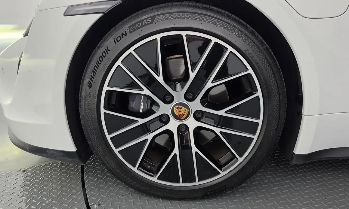 Porsche Taycan