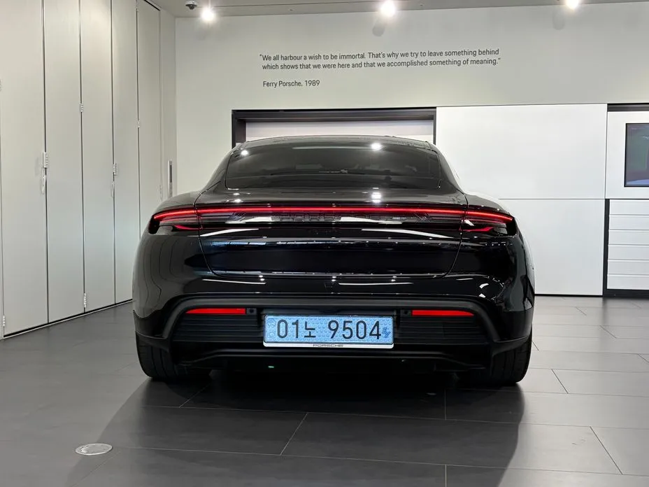 Porsche Taycan
