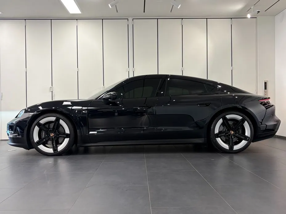 Porsche Taycan