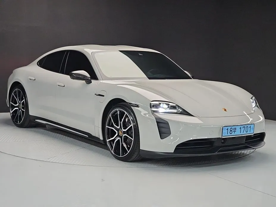 Porsche Taycan