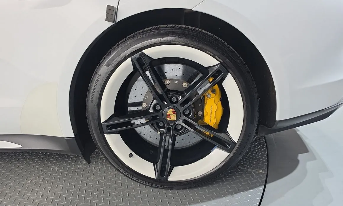 Porsche Taycan