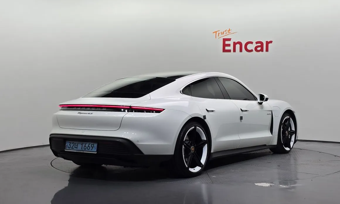 Porsche Taycan