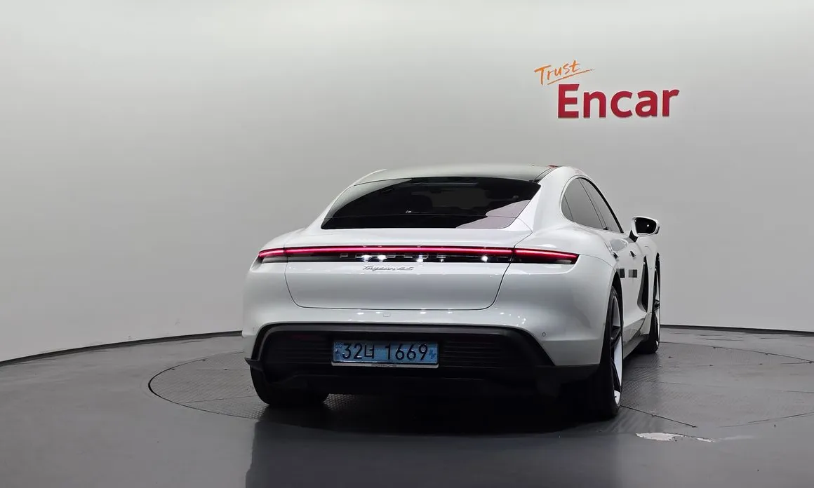 Porsche Taycan