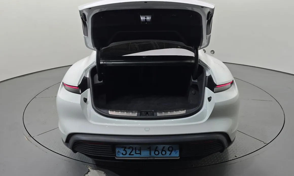 Porsche Taycan