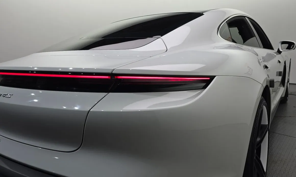 Porsche Taycan