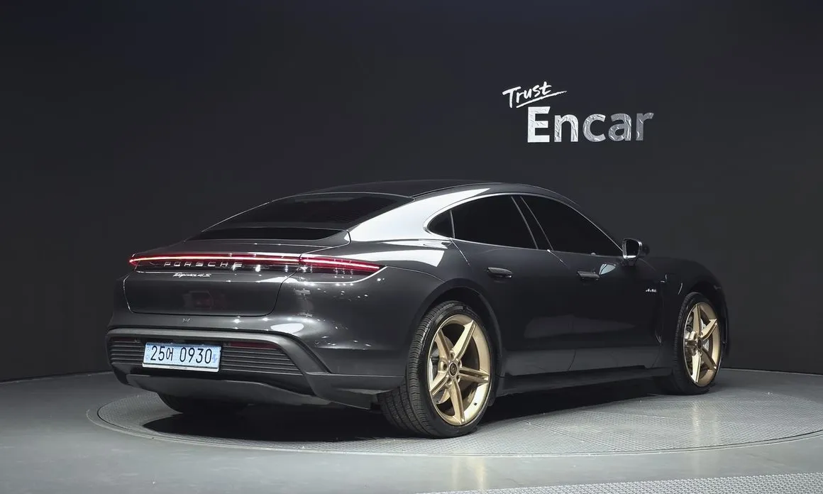 Porsche Taycan