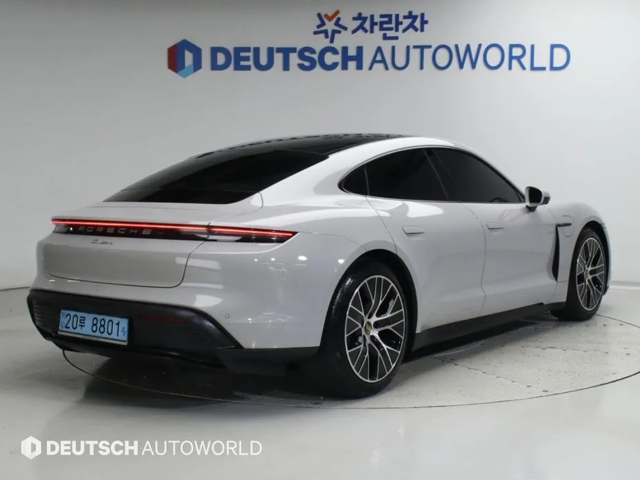 Porsche Taycan