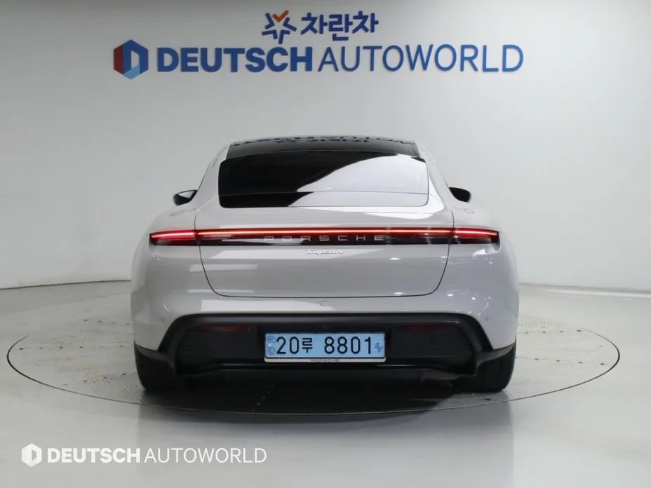 Porsche Taycan