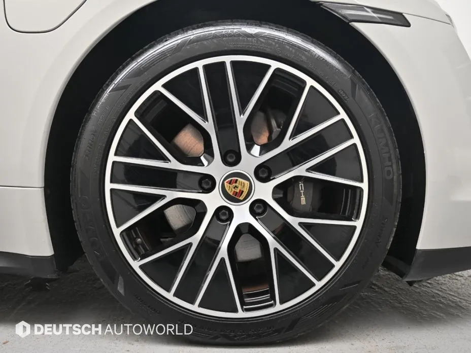 Porsche Taycan