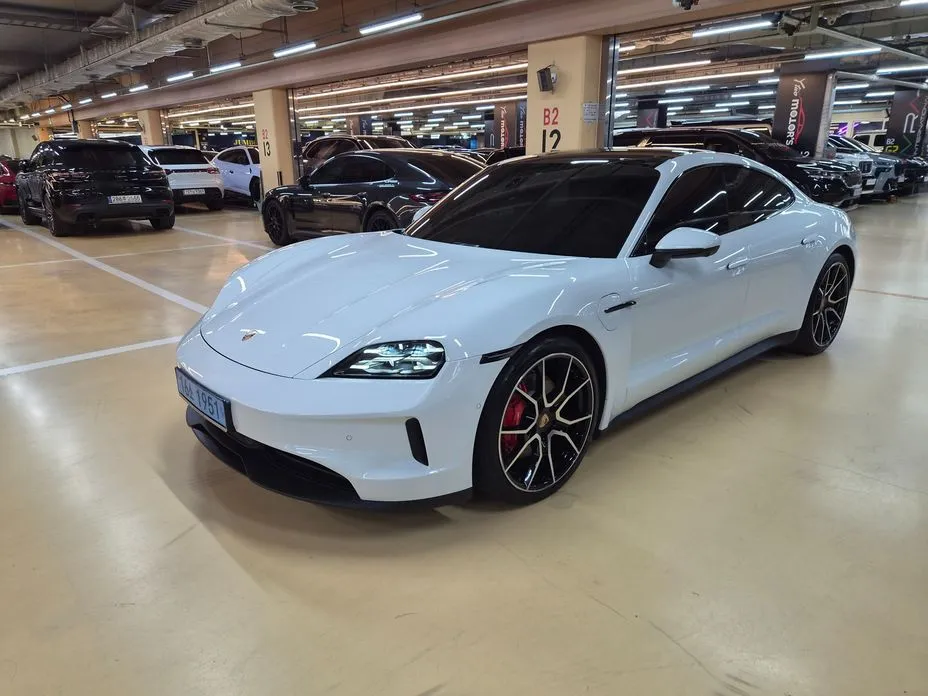 Porsche Taycan