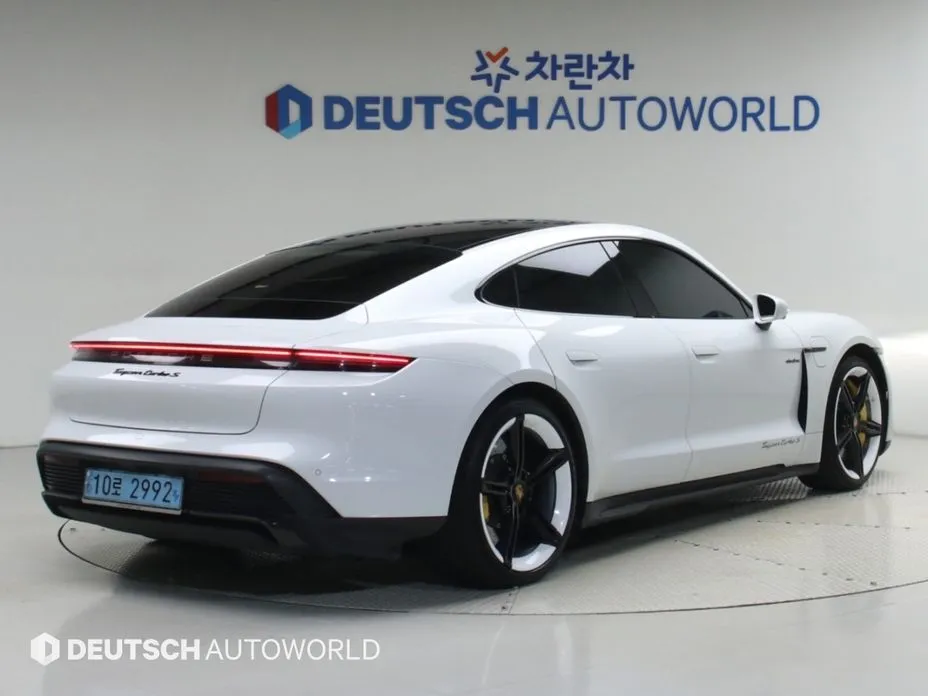 Porsche Taycan