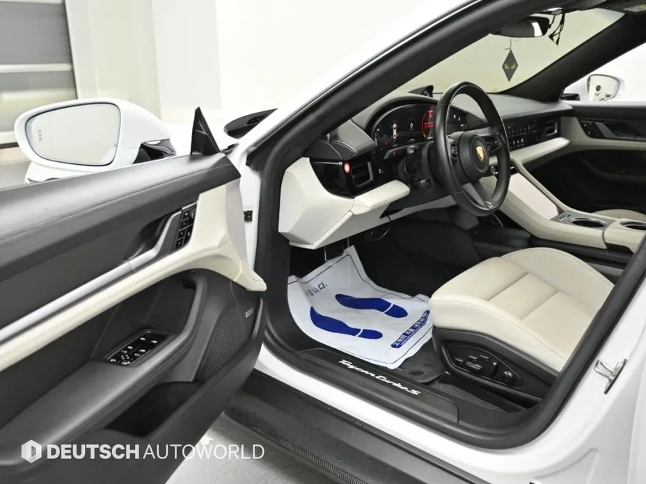 Porsche Taycan