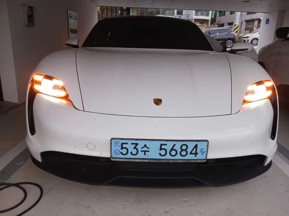 Porsche Taycan