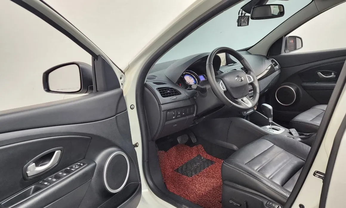 Renault SM3