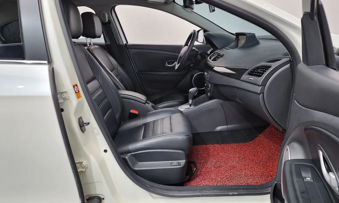 Renault SM3