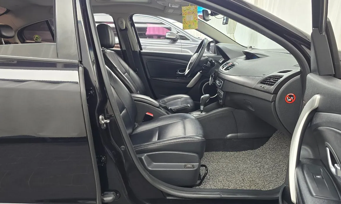 Renault SM3