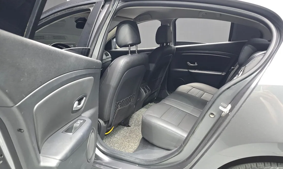 Renault SM3