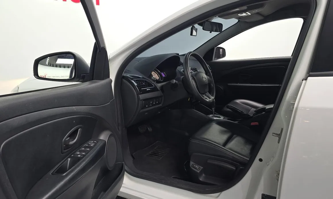 Renault SM3