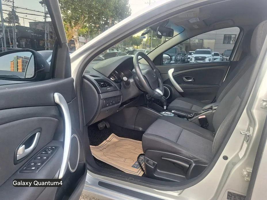 Renault SM3
