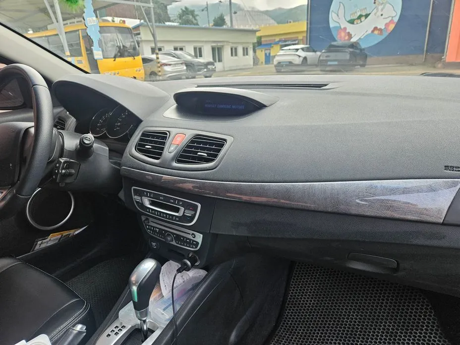 Renault SM3