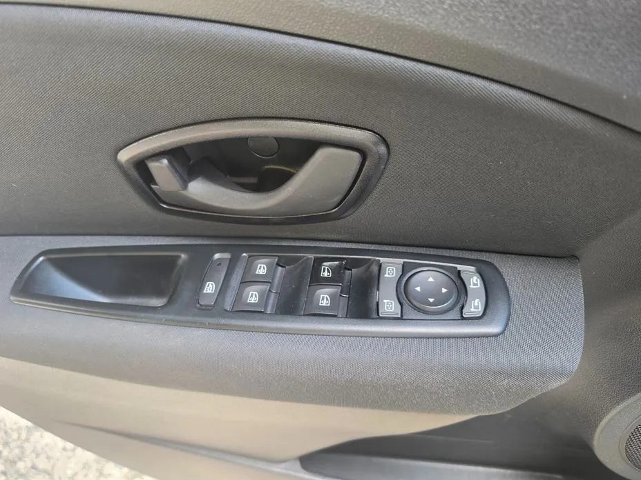 Renault SM3
