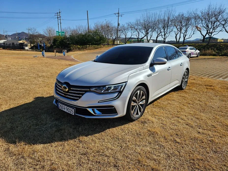 Renault SM6