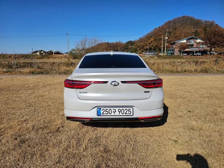 Renault SM6