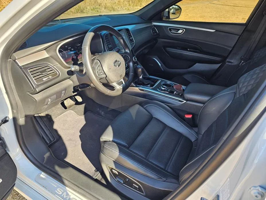 Renault SM6
