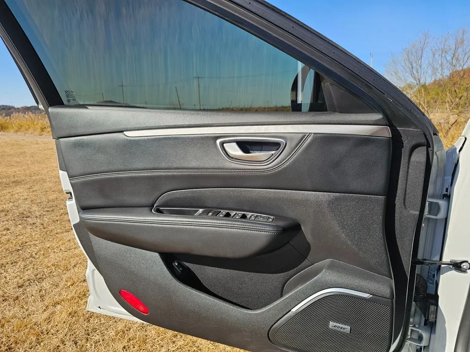 Renault SM6