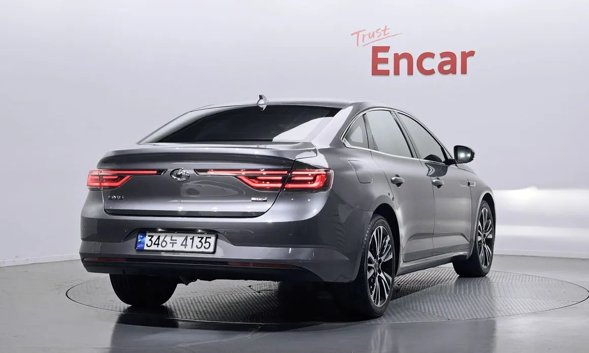 Renault SM6