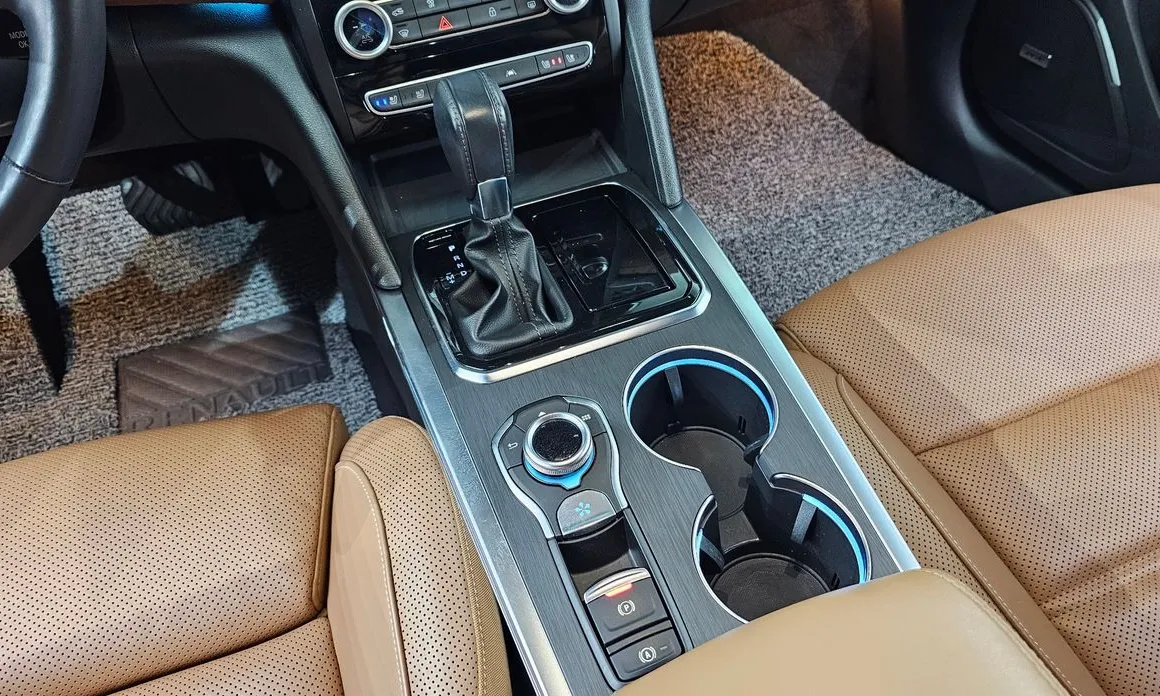 Renault SM6