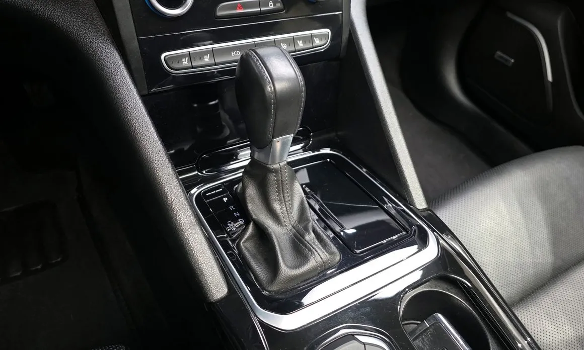 Renault SM6