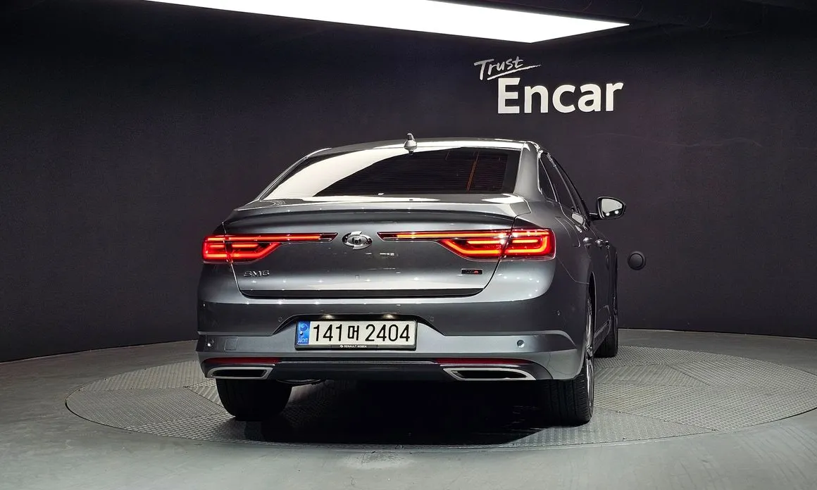 Renault SM6