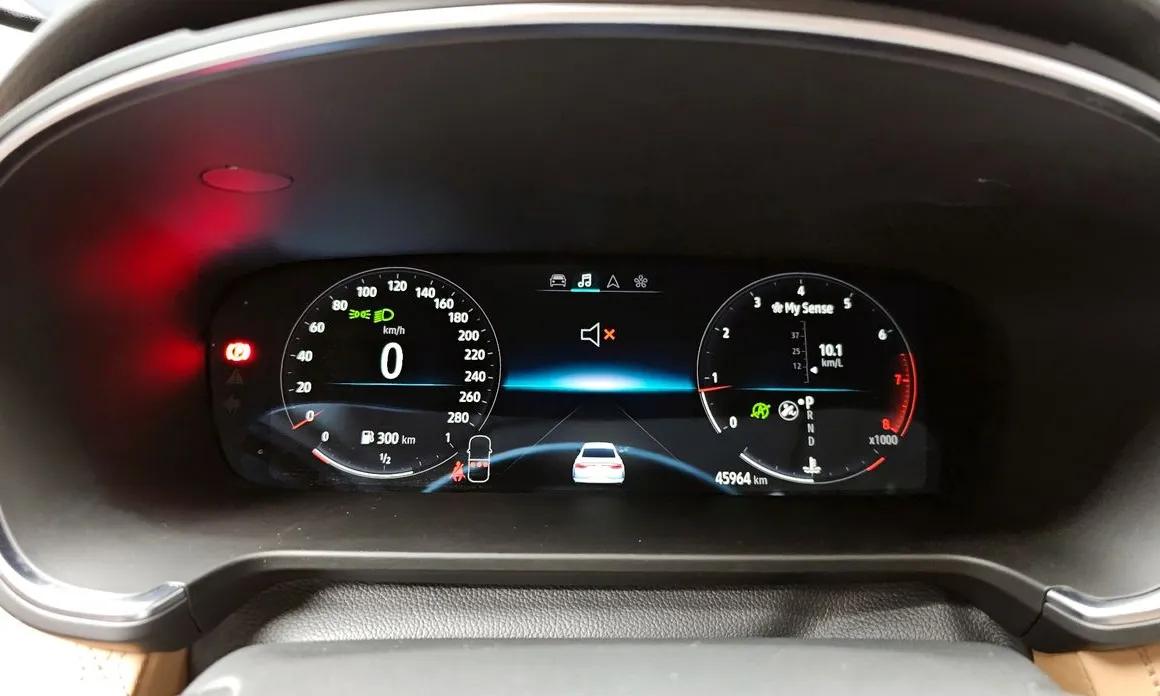 Renault SM6