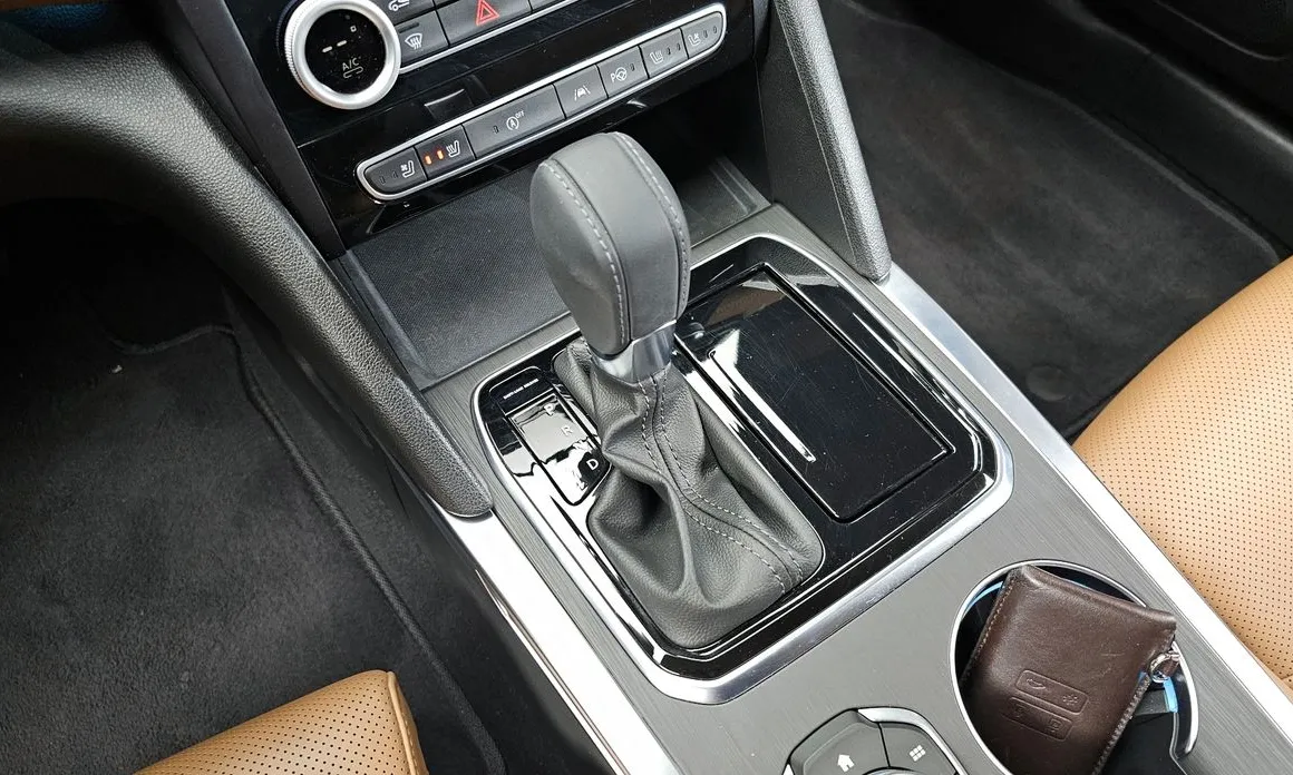Renault SM6