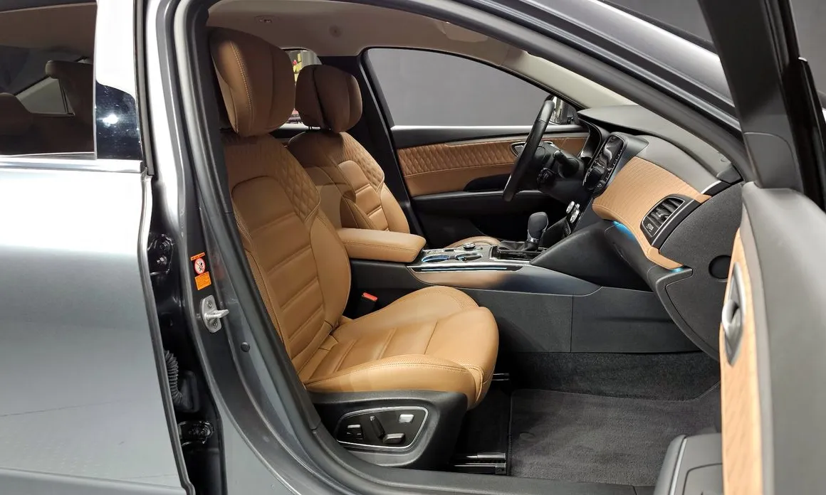 Renault SM6