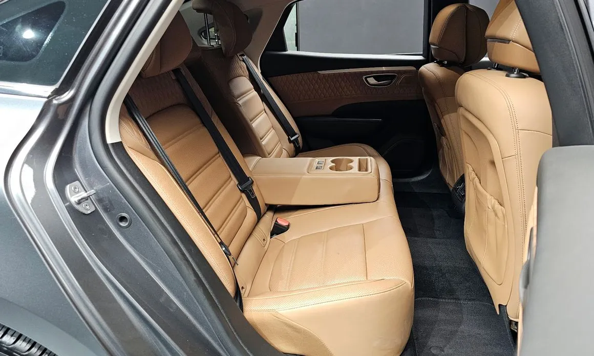 Renault SM6