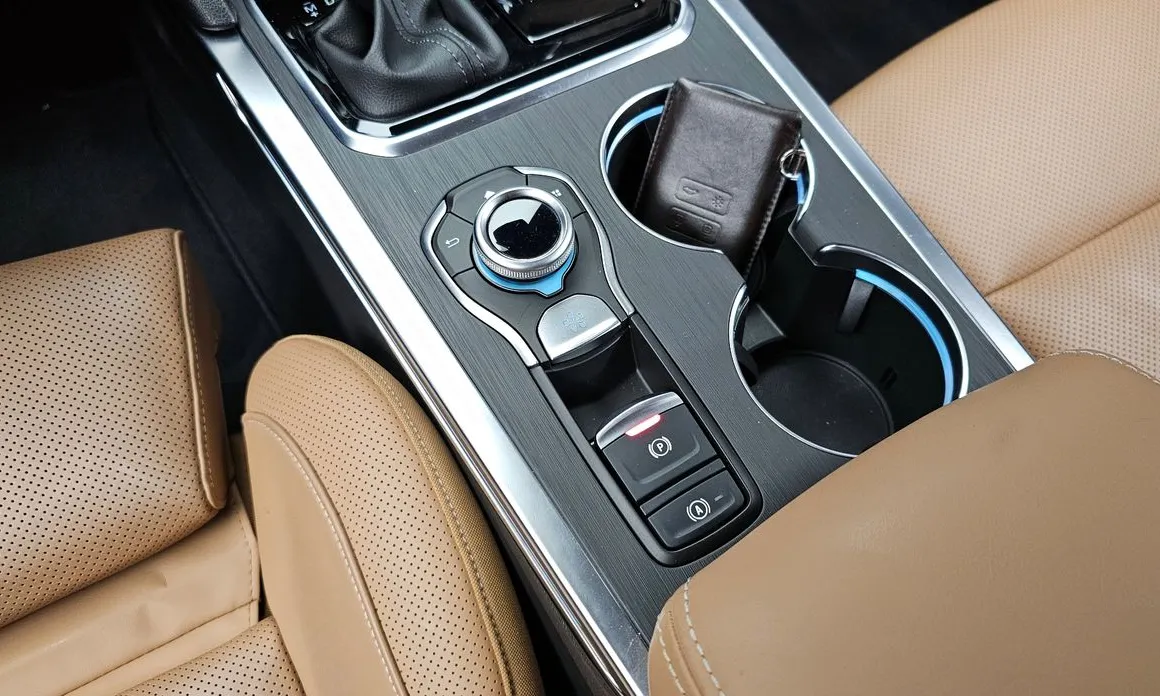 Renault SM6