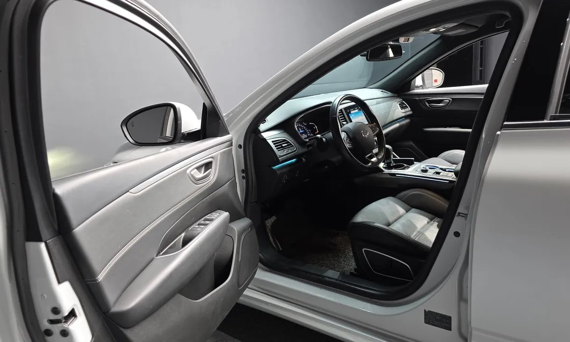 Renault SM6