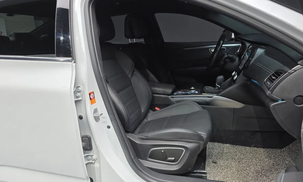 Renault SM6