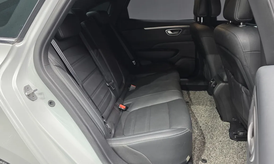Renault SM6