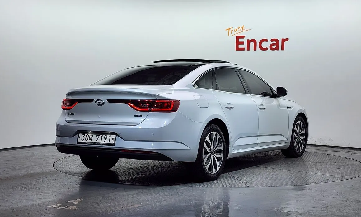 Renault SM6