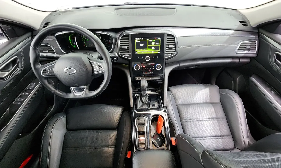 Renault SM6